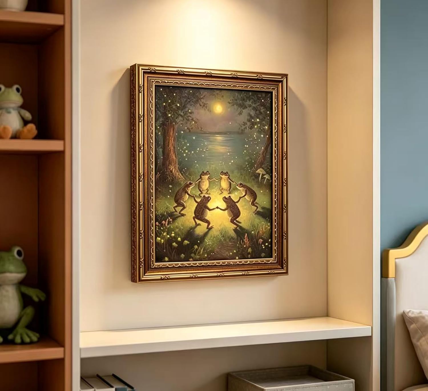 GHONVNOZ Vintage Gold Framed Frog Wall Art - Whimsical Retro Decor